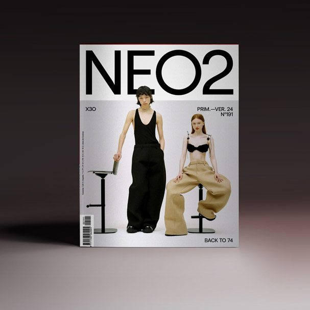 Portada de la revista Neo2 número 191 con foto de chico y chica interactuando con dos taburetes