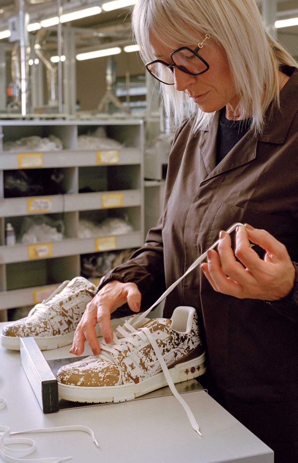 Louis Vuitton ha lanzado las nuevas Trainer tamaño XXL y ya son las  zapatillas más buscadas de la marca