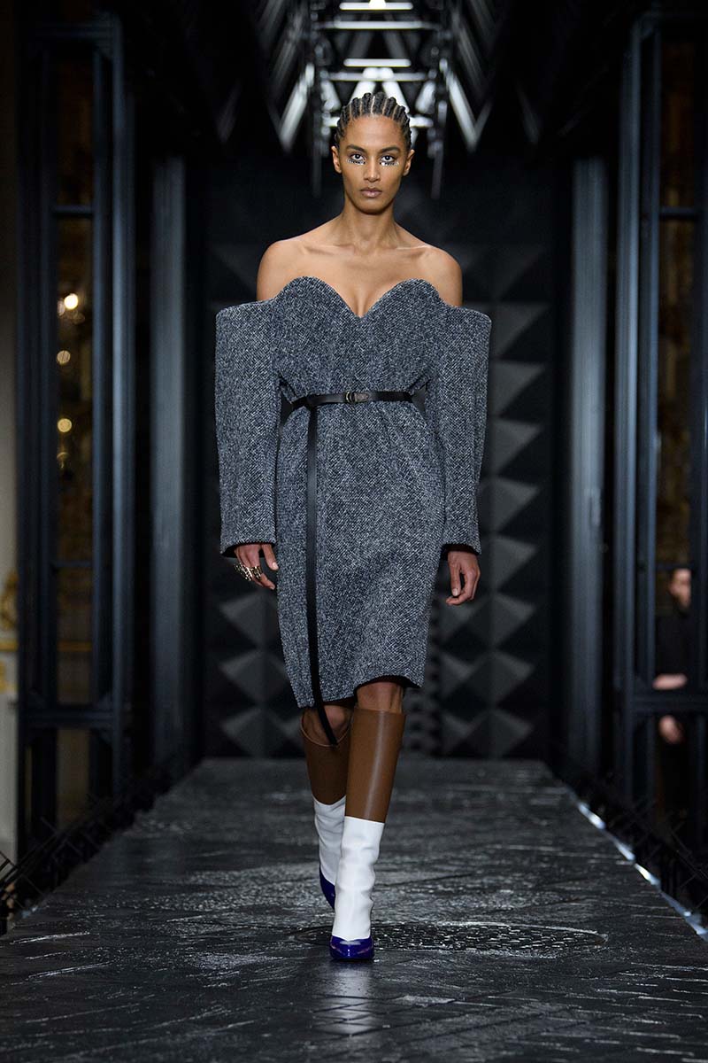 Louis Vuitton Mujer FW23 presenta un nuevo estilo francés multicultural