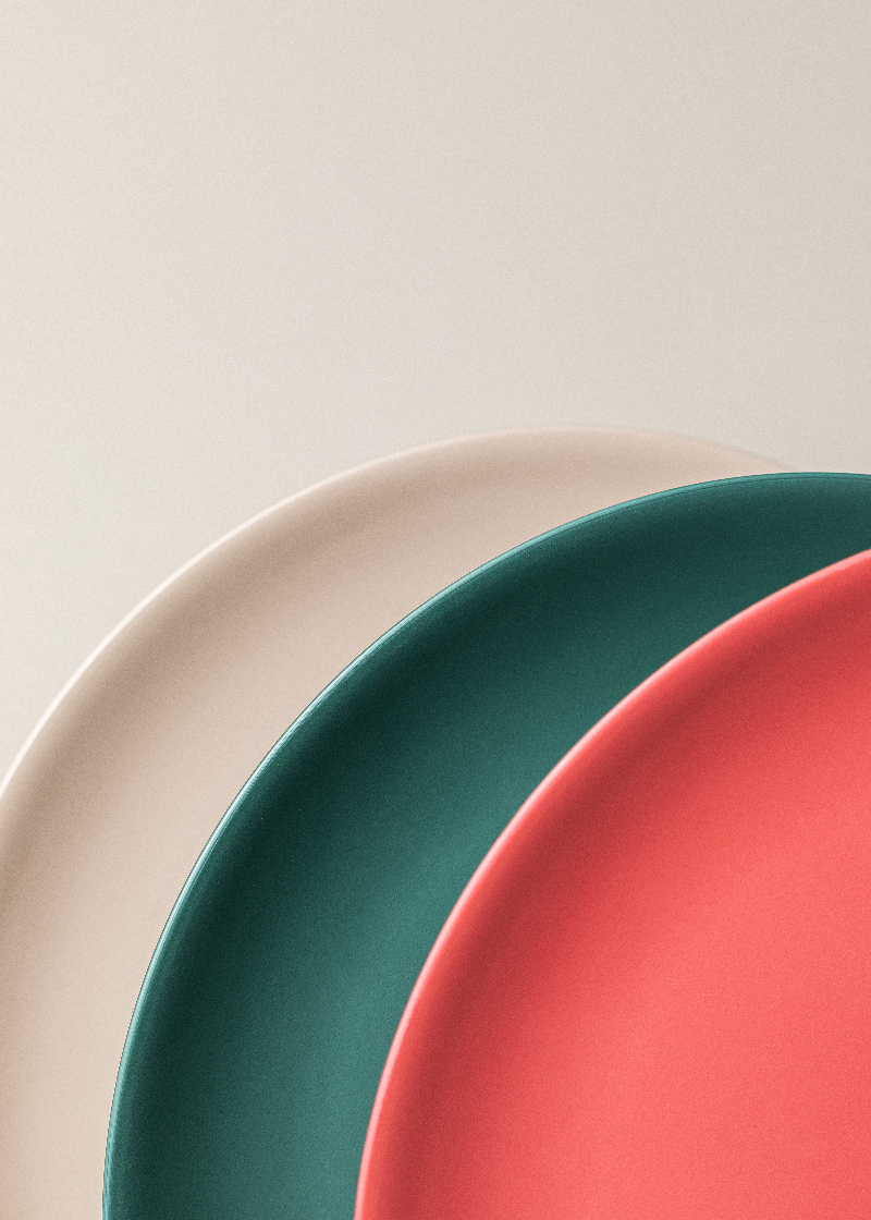 Raw and New Create: platos de varios colores