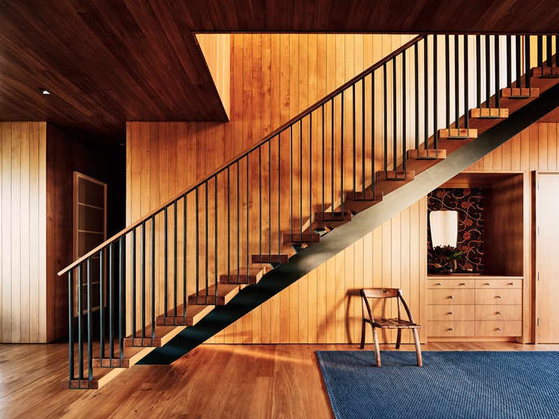 Feldman Architecture-Surf-House: escalera de un tramo semiflotante 
