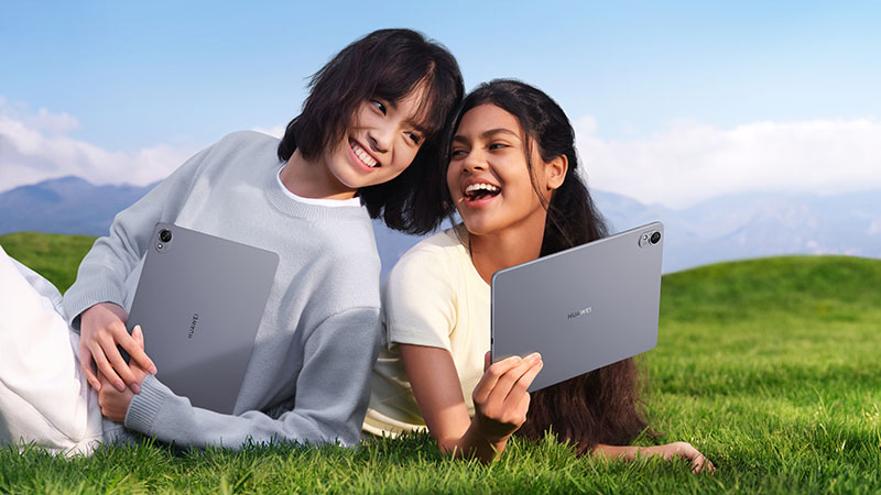HUAWEI MatePad 11.5” S: dos chicas con sus nuevas tablets