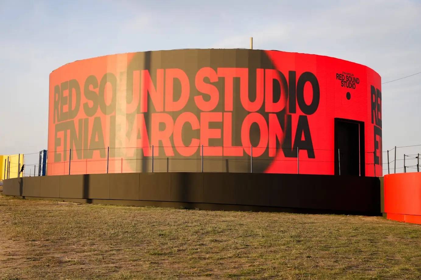 escenario de día primavera sound barcelona 2024 etnia barcelona red sound sessions concierto exclusivo