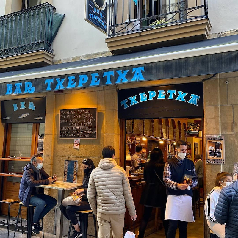 Mejores restaurantes casual San Sebastián según OAD en 2024: fachada de Bar Txepetxa