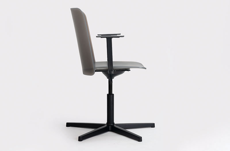 Supra Fumé Ondarreta Ferrán Adriá: silla de polipropileno en color gris transparente