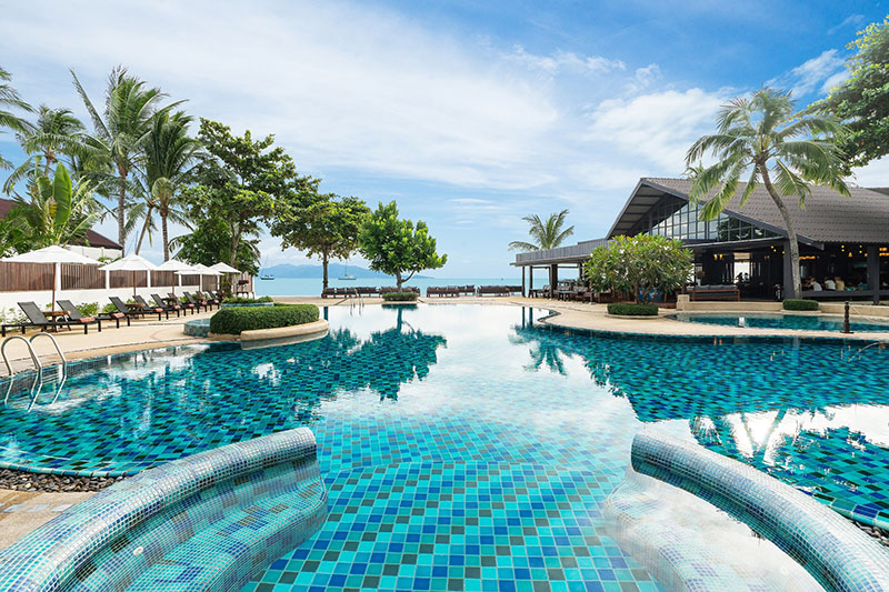 NH Collection Sami Tailandia: piscina con vistas al mar