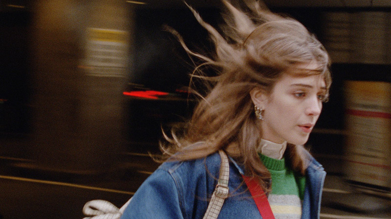 the sweet east - fotograma de la película, se ve una chica con el pelo al viento