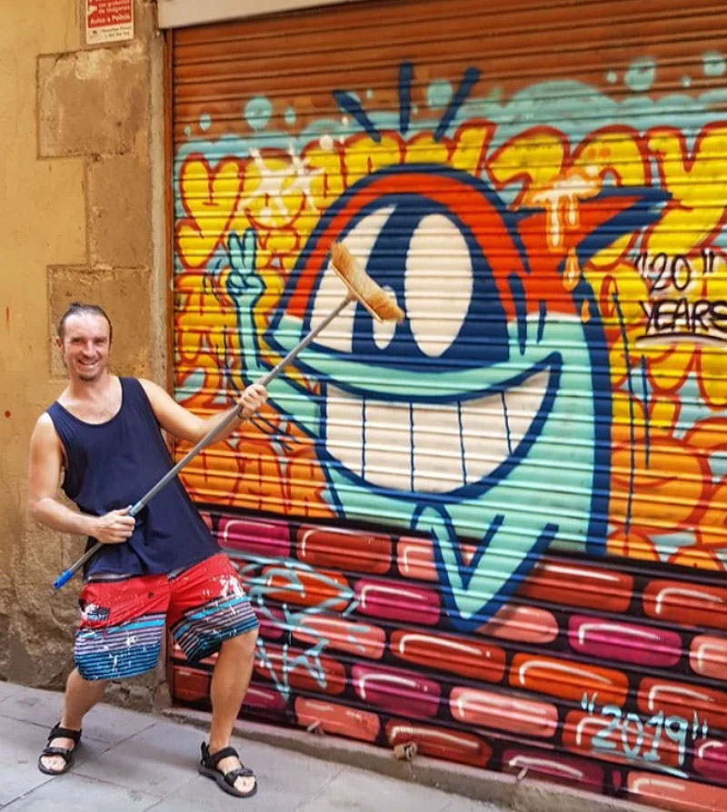 El pez - pintura urbana en la que los protagonistas son peces sonrientes