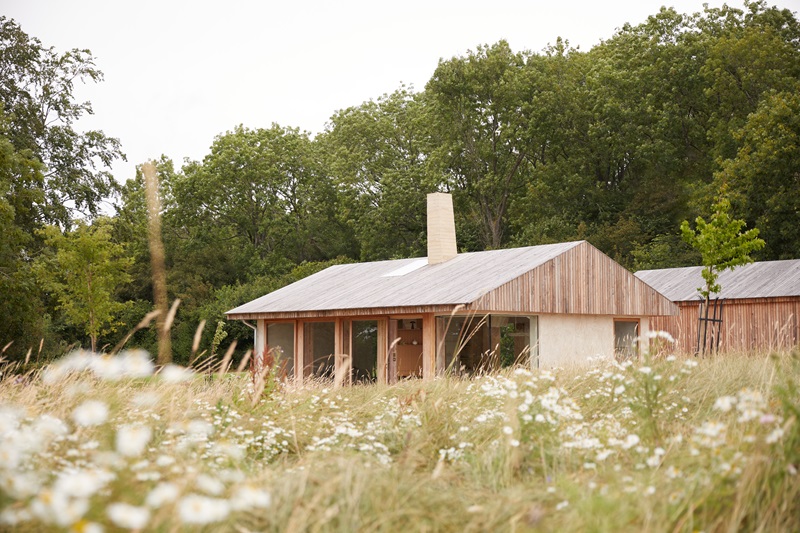 Hutch-Design-Makers-Barn: construcción elemental de madera