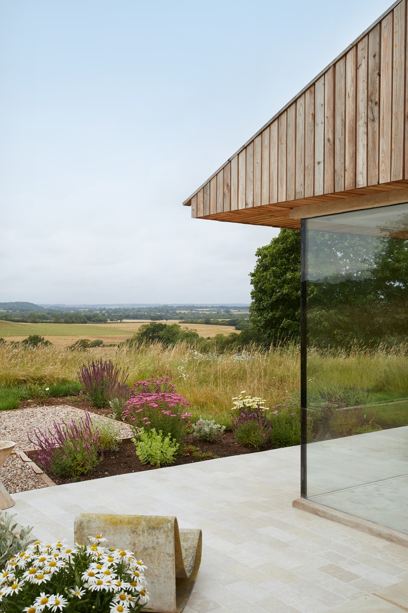 Hutch-Design-Makers-Barn: rincón de cristal y vistas al campo