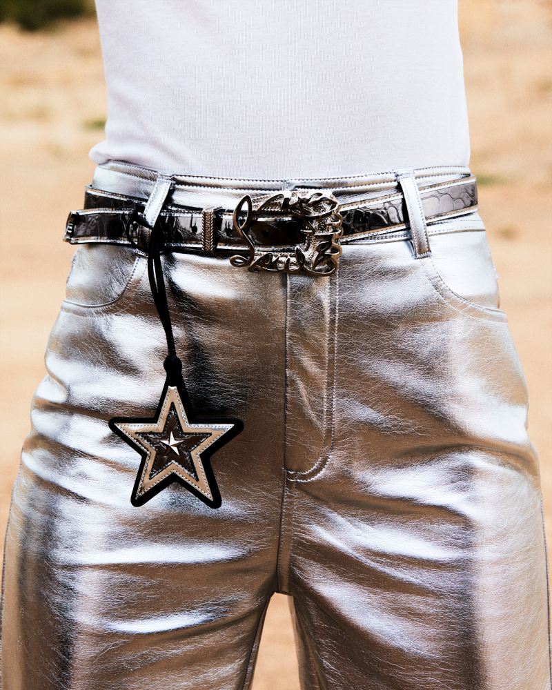 Calzado y accesorios de tendencia cowboy