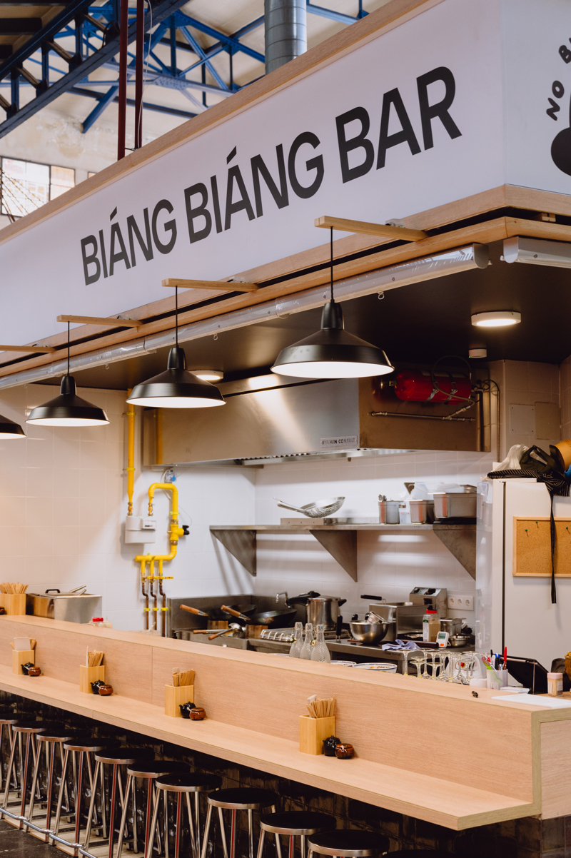 Biáng Biáng Bar Mercado Vallehermoso: puesto en el mercado del local