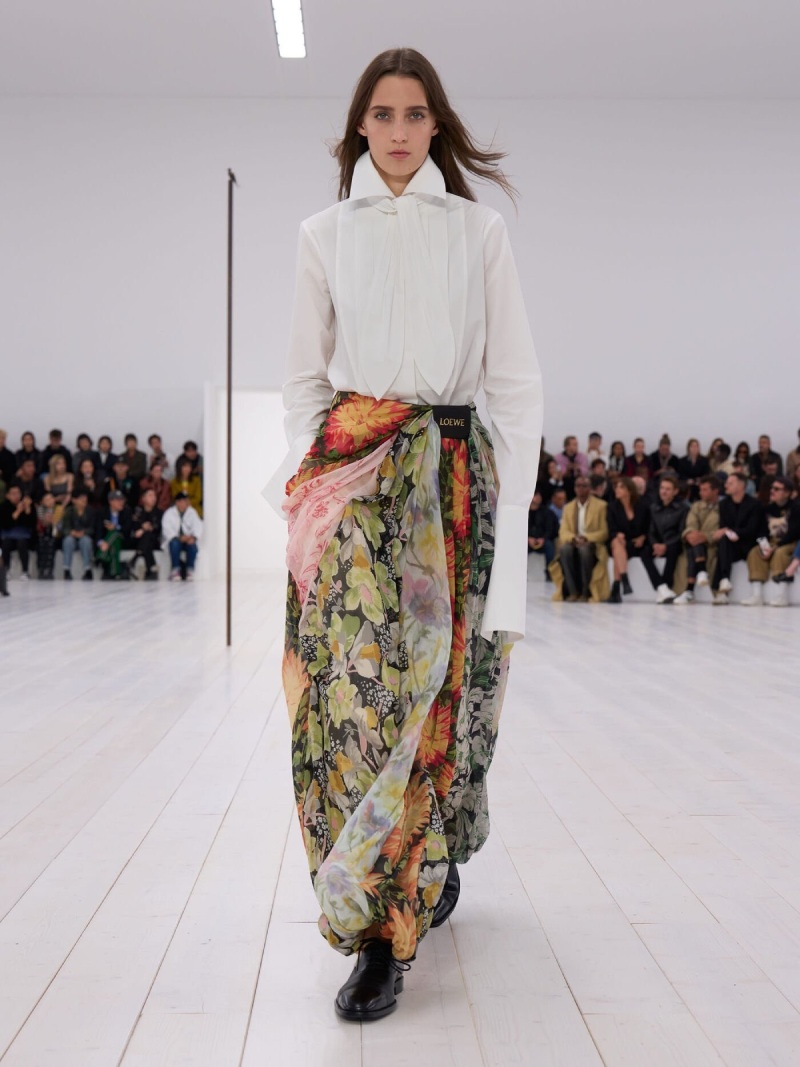 Desfile Loewe Mujer SS25