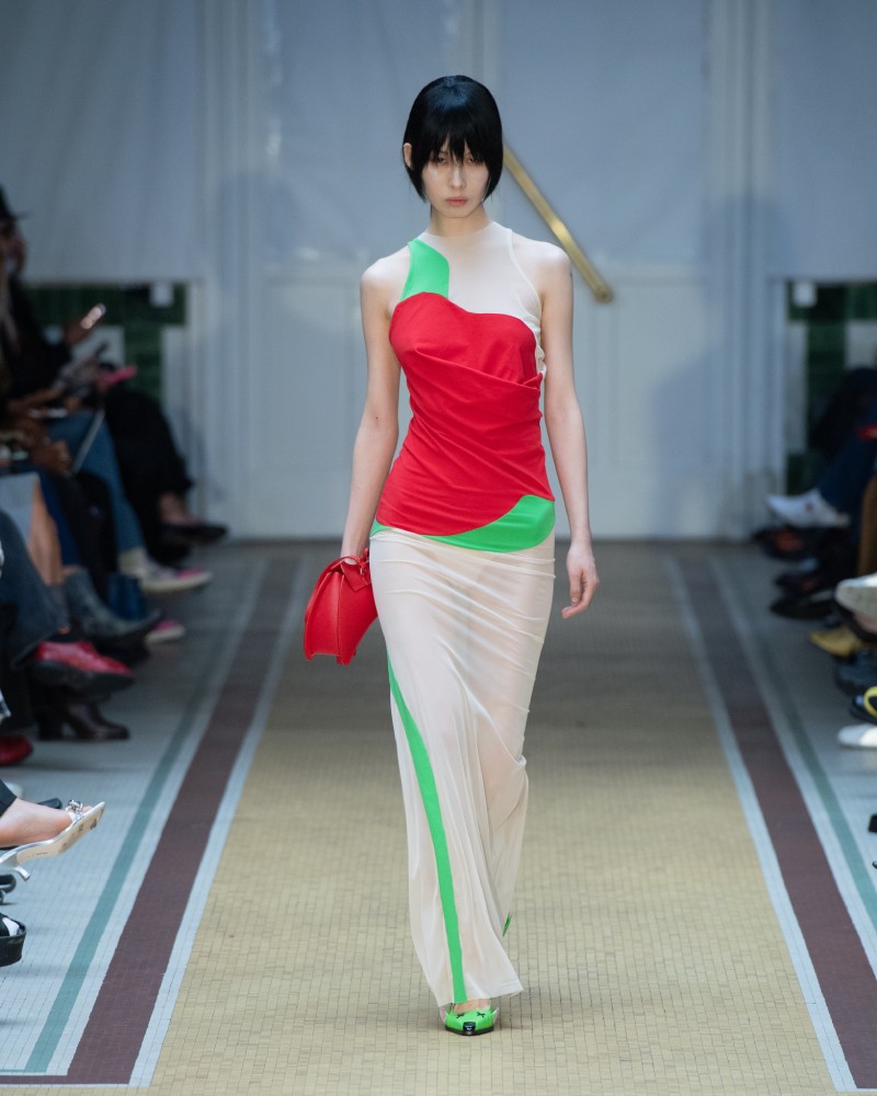 Mejores desfiles de Paris Fashion Week SS25