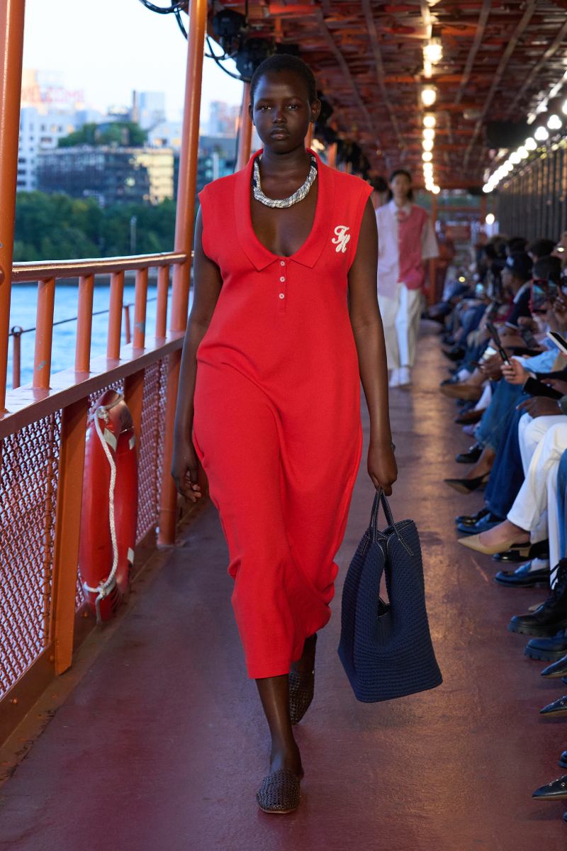 Desfile Tommy Hilfiger SS25 en Nueva York