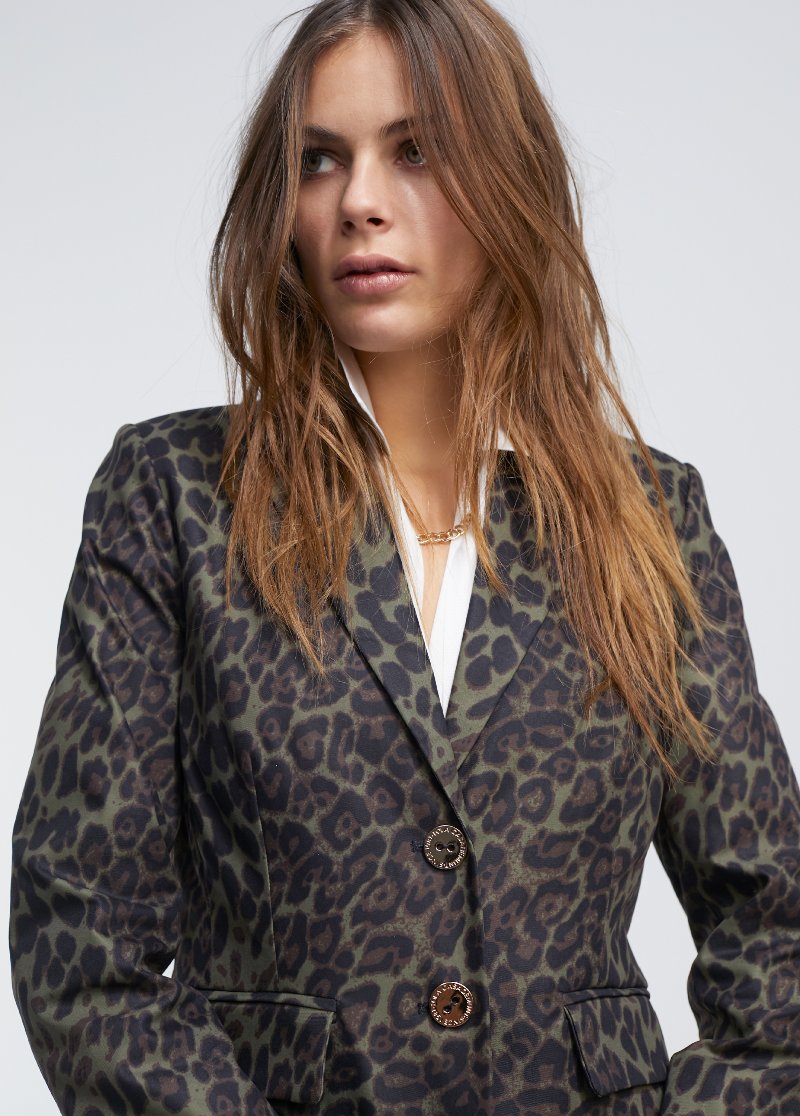 moda urbana animal print lola casademunt aw25