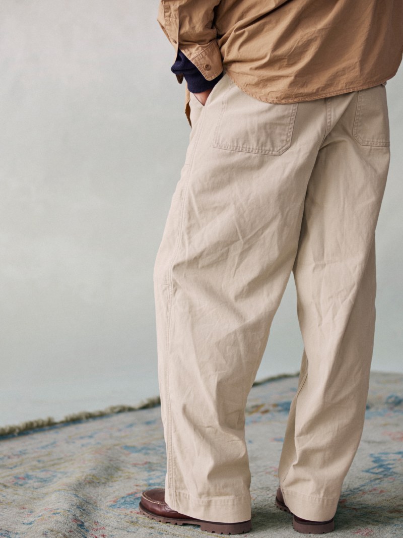 Pantalones khaki de corte baggy