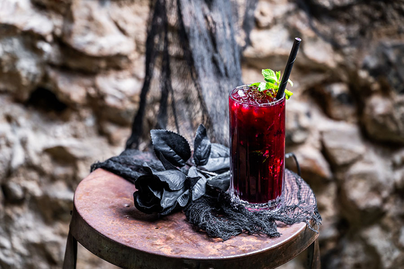 Mejores planes gastronómicos Halloween: Mojito sangriento, de La Terraza del Santo Domingo