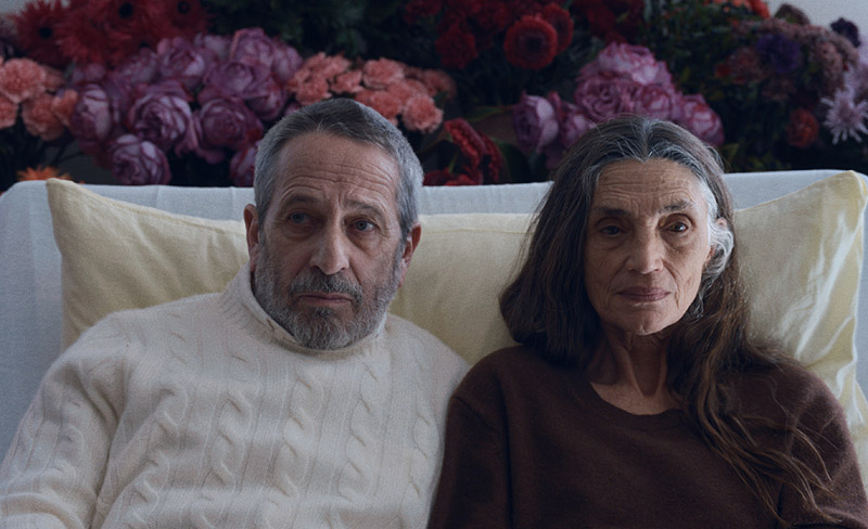 Polvo serán, foto de un hombre y una mujer 