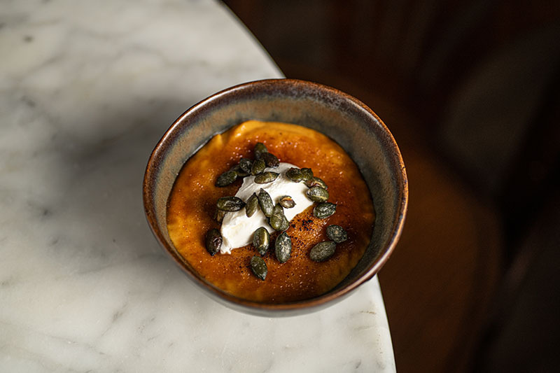 Restaurante Amets cocina vasca Madrid: crema de calabaza con azucar tostado