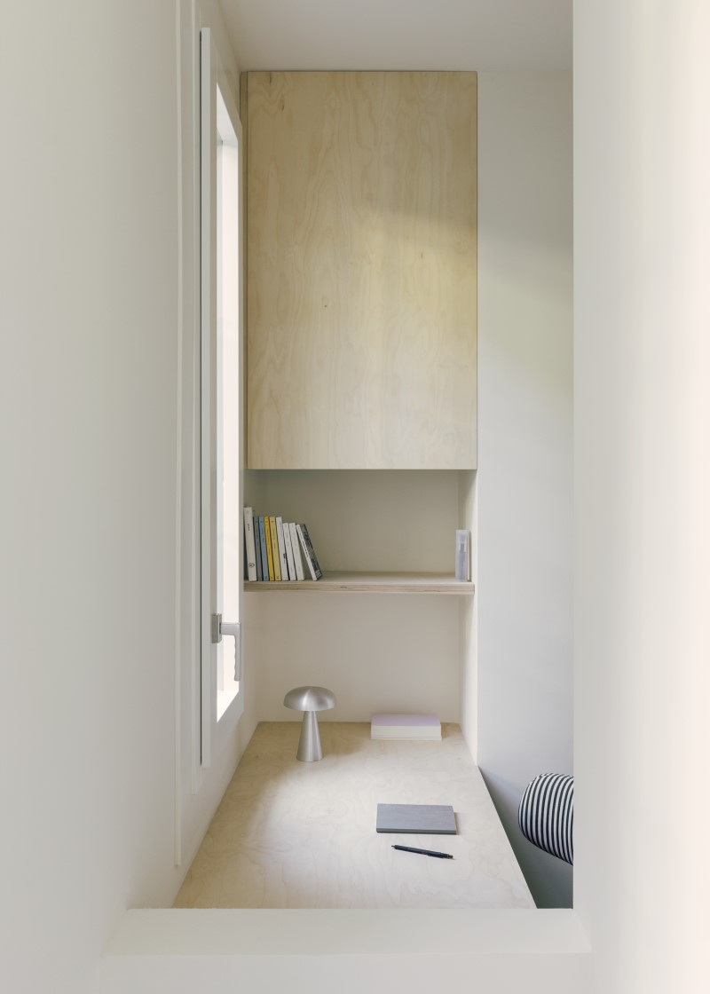 Nube-Architetture-appartamento-in-corso: zona de estudio bajo la ventana