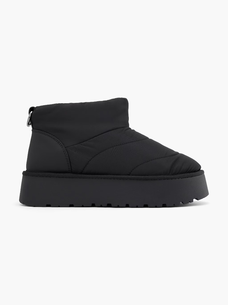 bota acolchada negro Deichmann