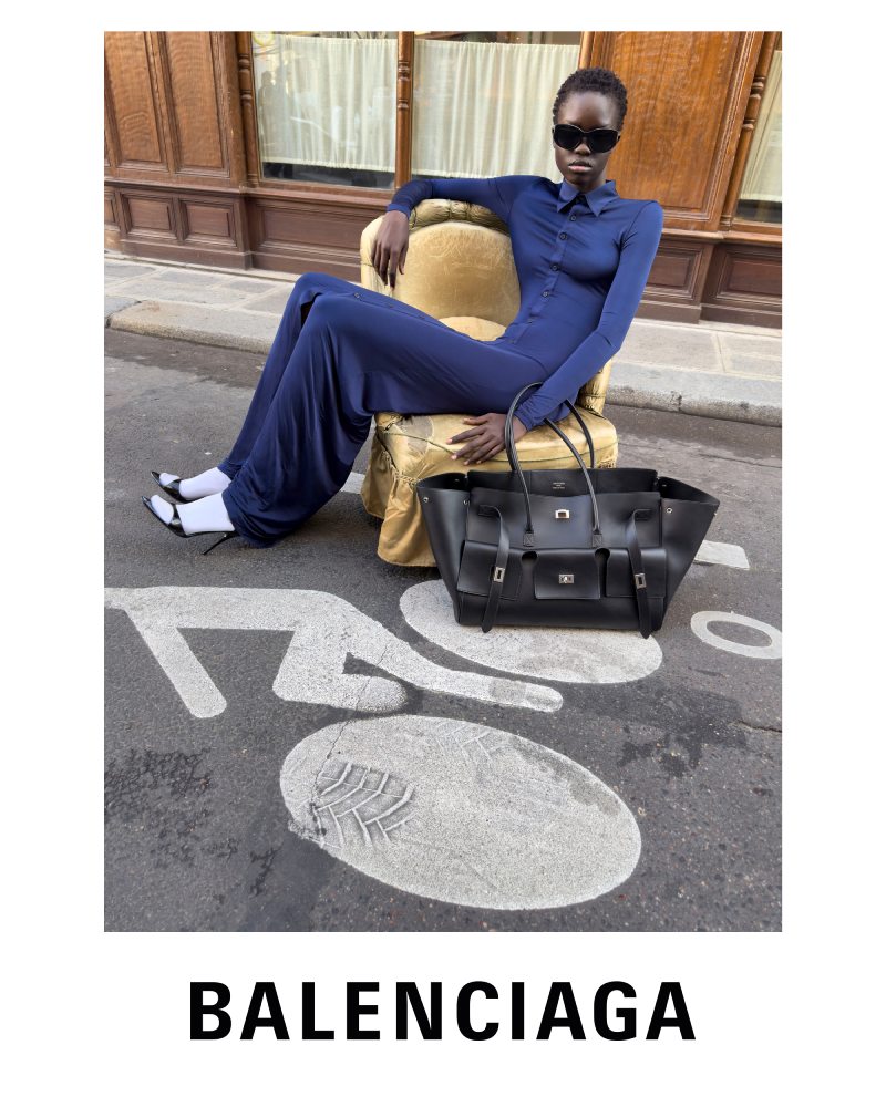 Bolsos Balenciaga tendencia 2025