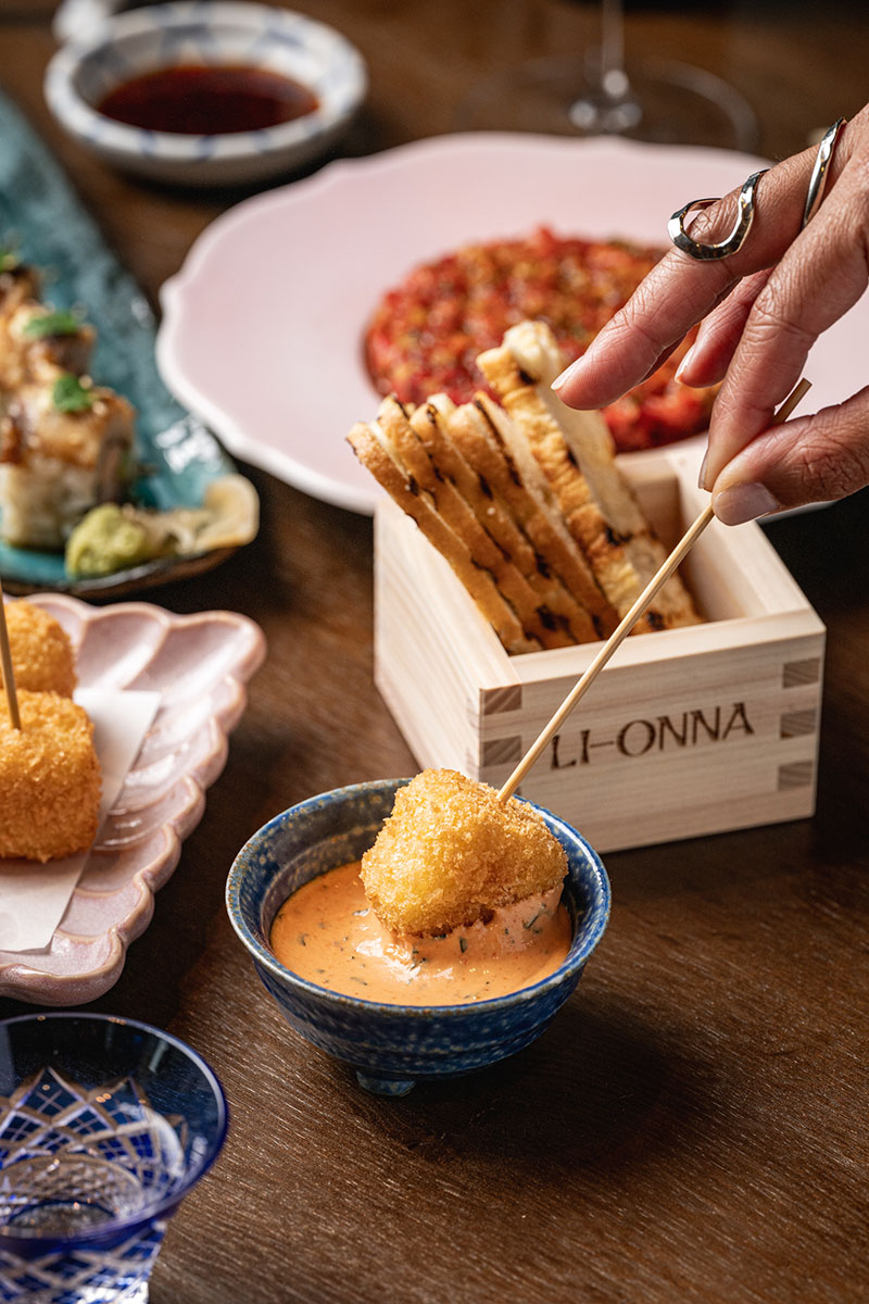 Restaurante Li-onna en Madrid: uno de los aperitivos con queso