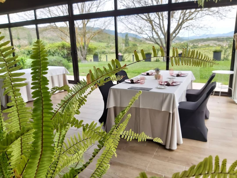 Restaurantes Michelin muy asequibles en la España rural: interior de La era de los nogales