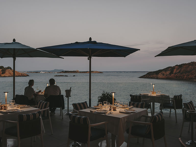 Sandra Tarruella Lobster Club Mallorca: terraza al anochecer