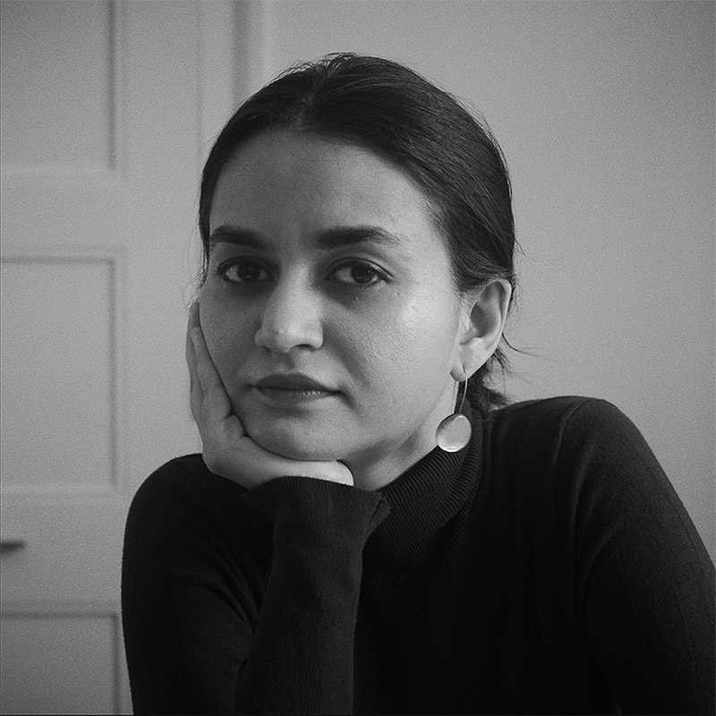 retrato en blanco y negro de Payal Kapadia