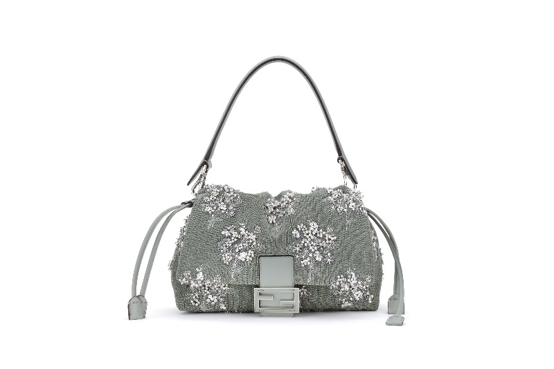 bolso favorito Carrie Bradshaw mama baguette fendi SS25