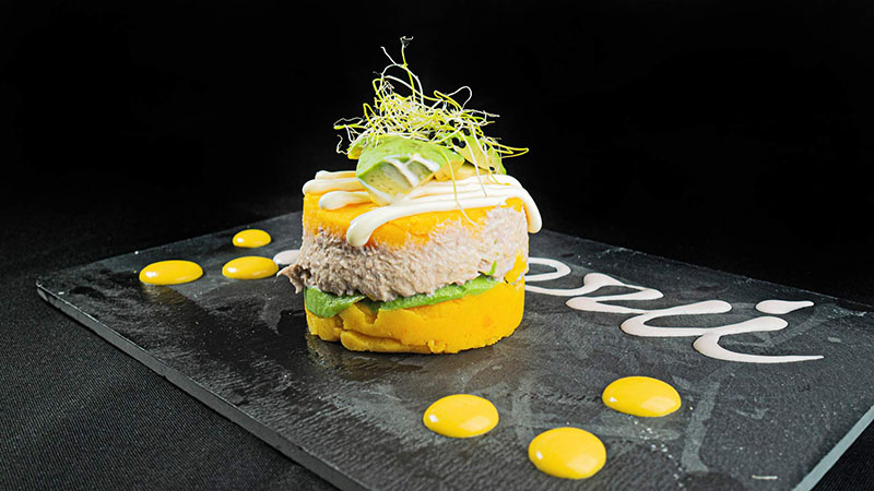 Causa limeña, plato de Inti de Oro, el restaurante peruano favorito del rey