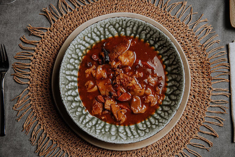 Mejores menús del día de Madrid: unos callos a la madrileña del restaurante Leaves