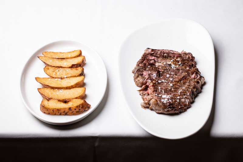 Boral y 1923 en ABC Serrano: Ojo de bife a la brasa, chimichurri y patatas fritas