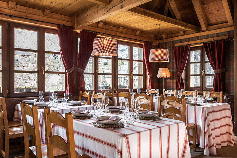 Interior del restaurante Fandango Baqueira