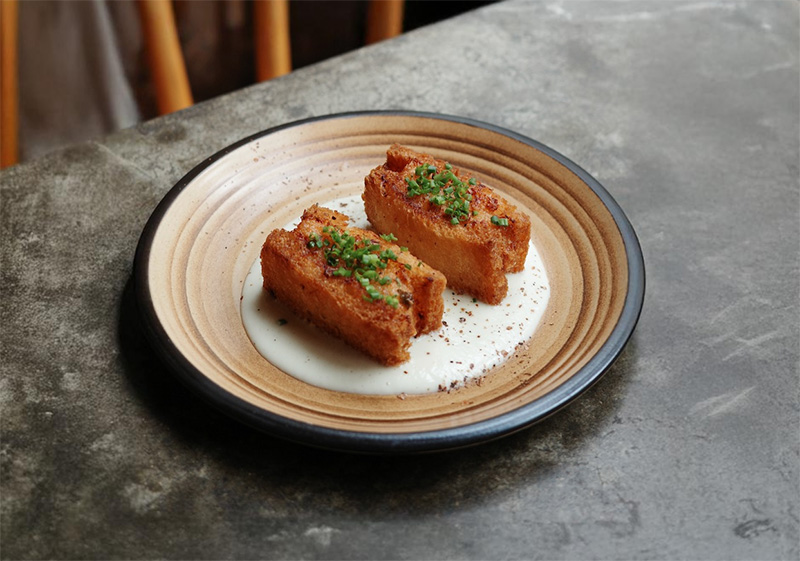 Restaurante Sobremesa París: Tostada de gambas con crema de cebolla y dashi