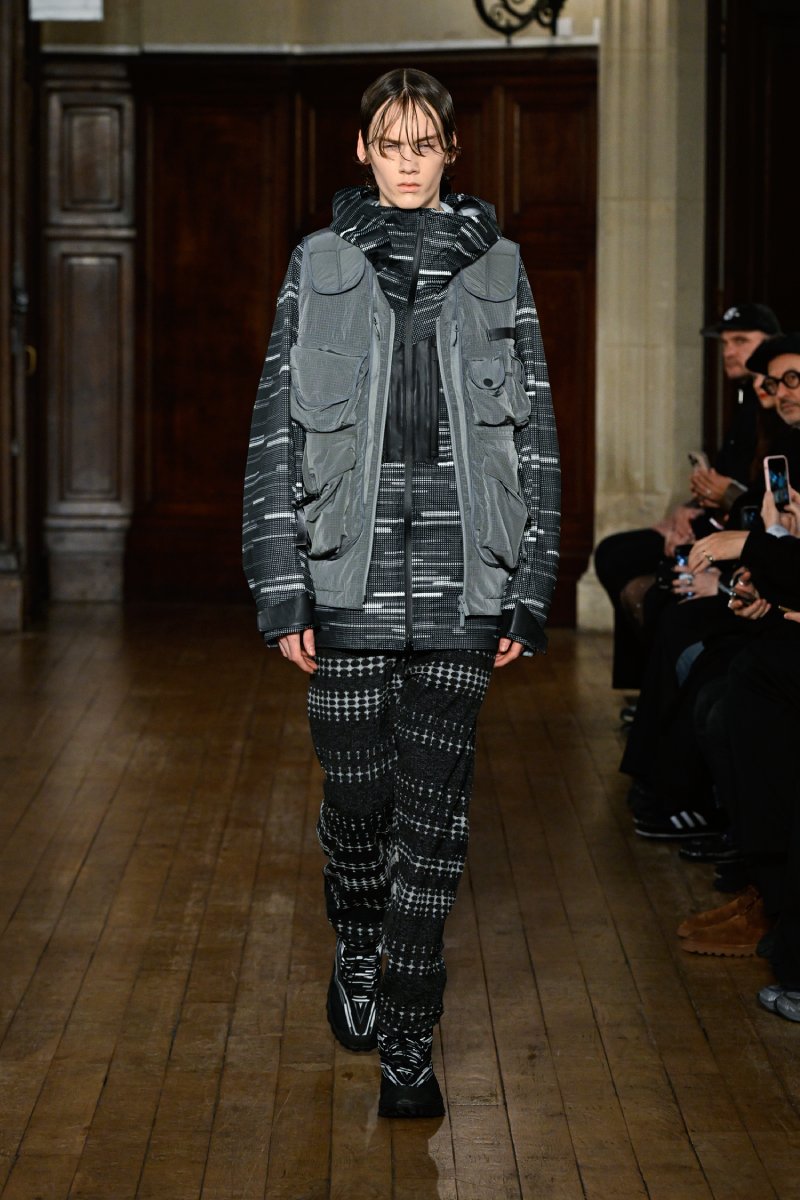 Desfile White Mountaineering FW25 Moda Urbana