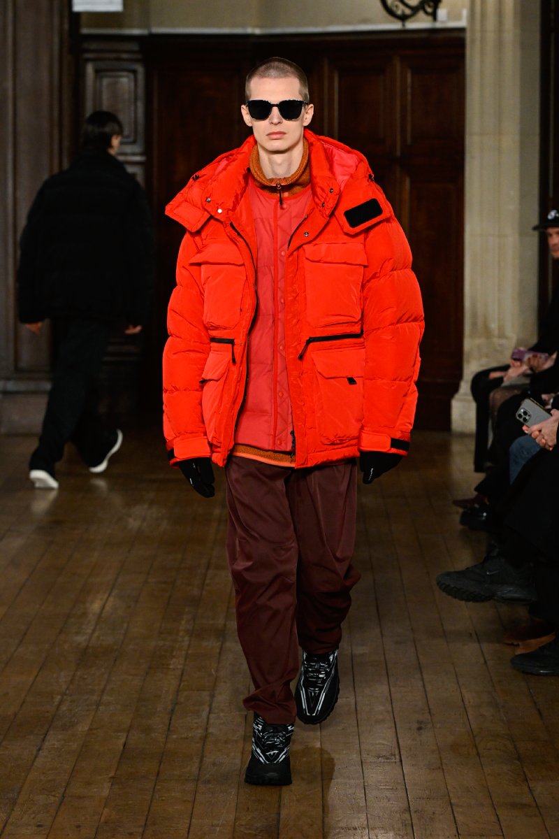 Desfile White Mountaineering FW25 Moda Urbana