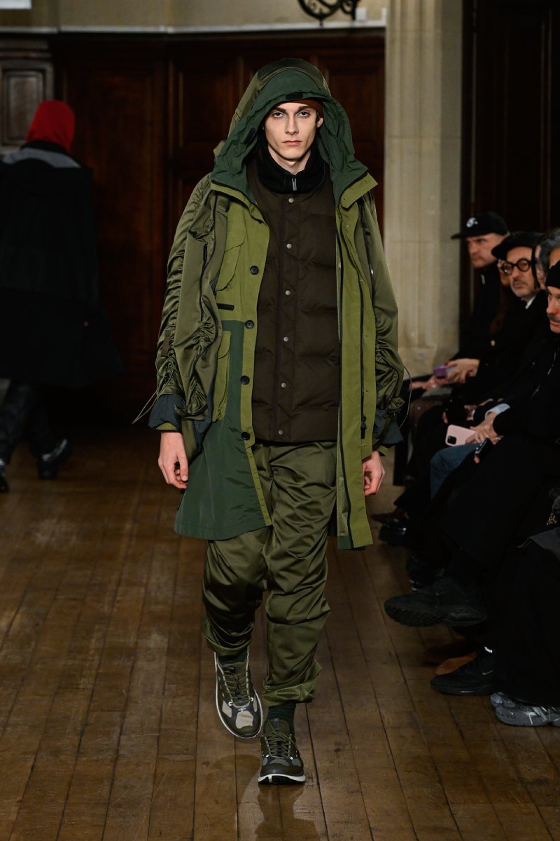 Desfile White Mountaineering FW25 Moda Urbana