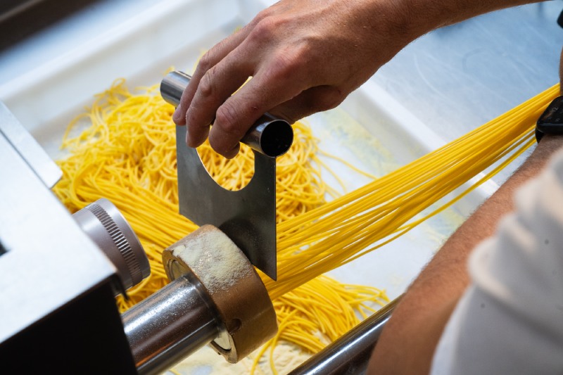 26kg pasta artesanal vegana: La pasta se hace a mano en el obrador del restaurante.