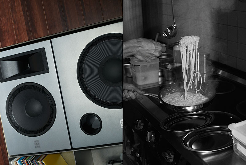 Casa Música Neutrale: un par de fotos con equipo de música analógico y la cocina un fuego y haciendo pasta