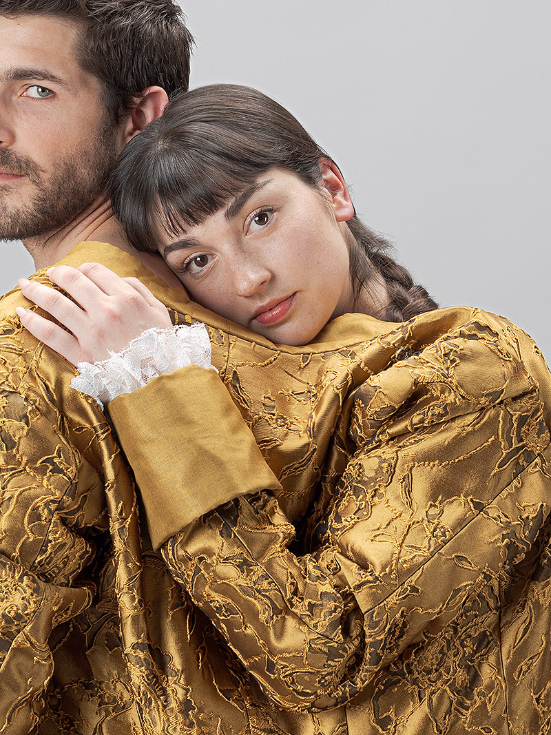 Compañia Nacional de Danza - Don Quijote - foto promocional del espectáculo - pareja de bailarines con trajes de torero