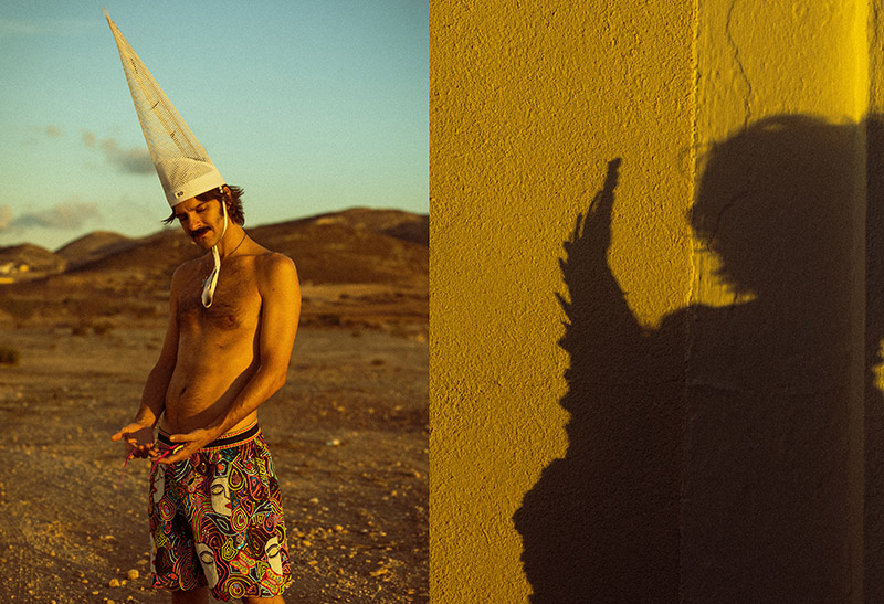 Ernesto Artillo - retrato del artista con sombrero de capirote