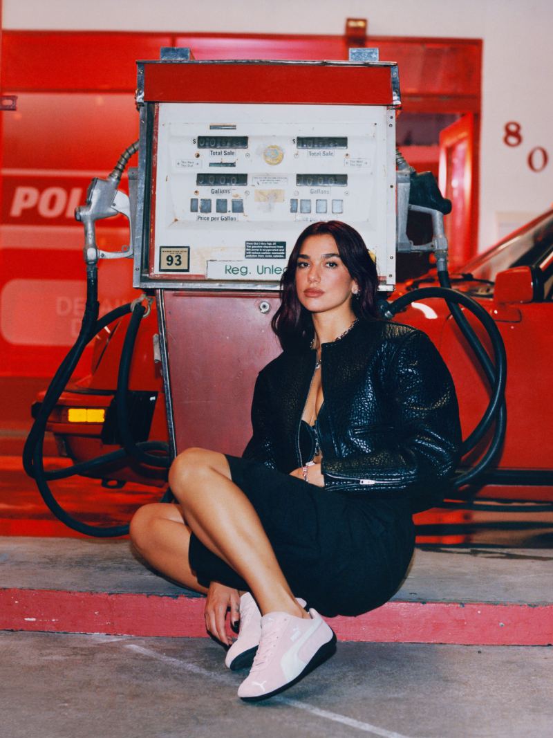 Dua Lipa con Puma Speedcat