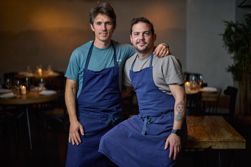 Cenas improvisadas Fismuler Barcelona: Los chefs Nino Redruello y Manuel Villalba.