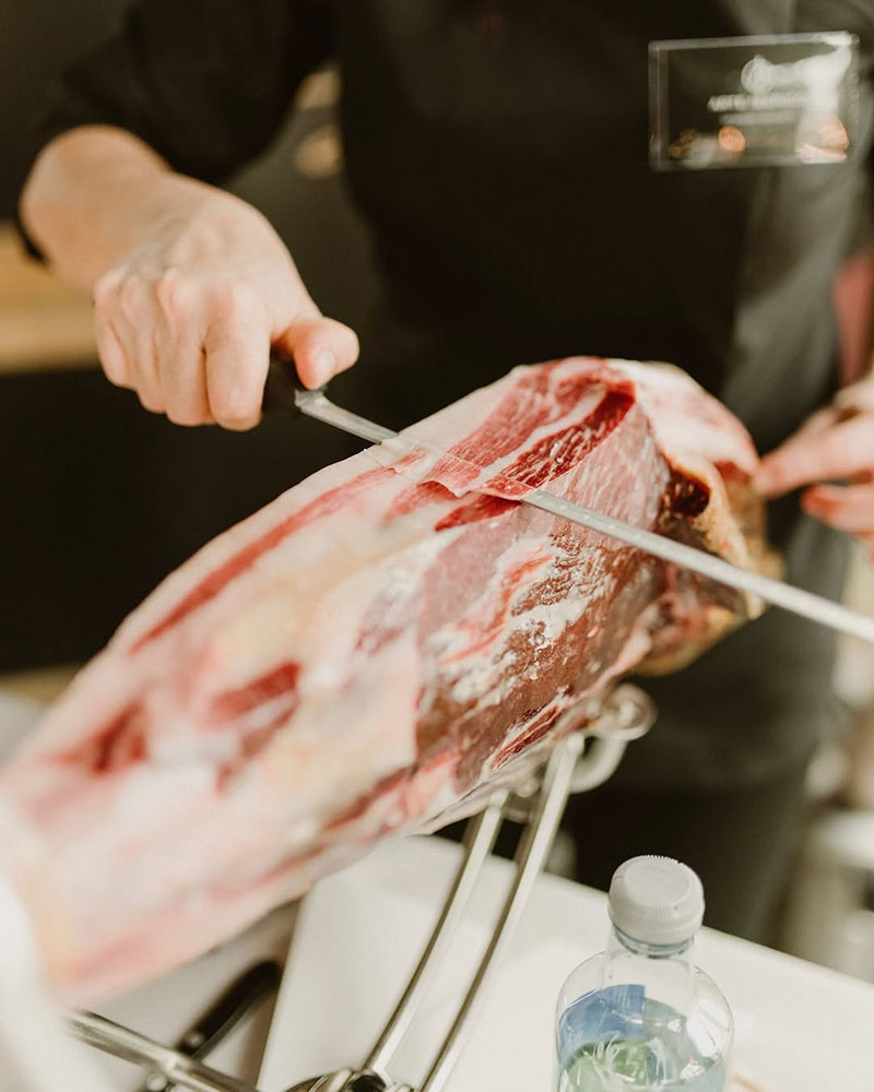 Arte Ibérico: Florencio Sanchidrián cortando jamón