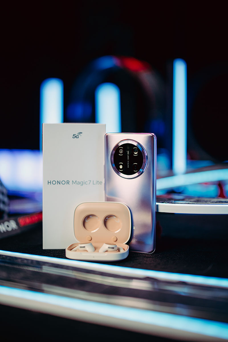 Honor Magic7 Lite: el terminal con unos auriculares