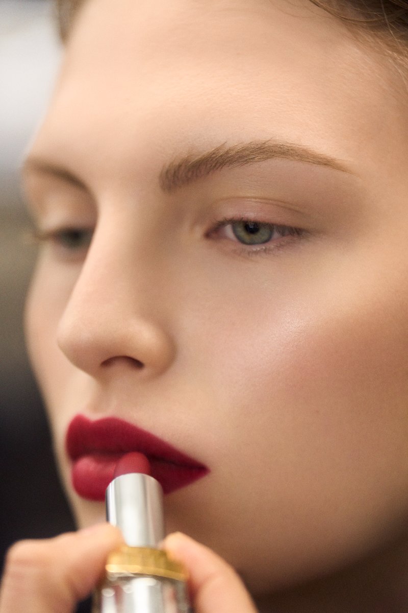 maquillaje desfile chanel alta costura parís 2025