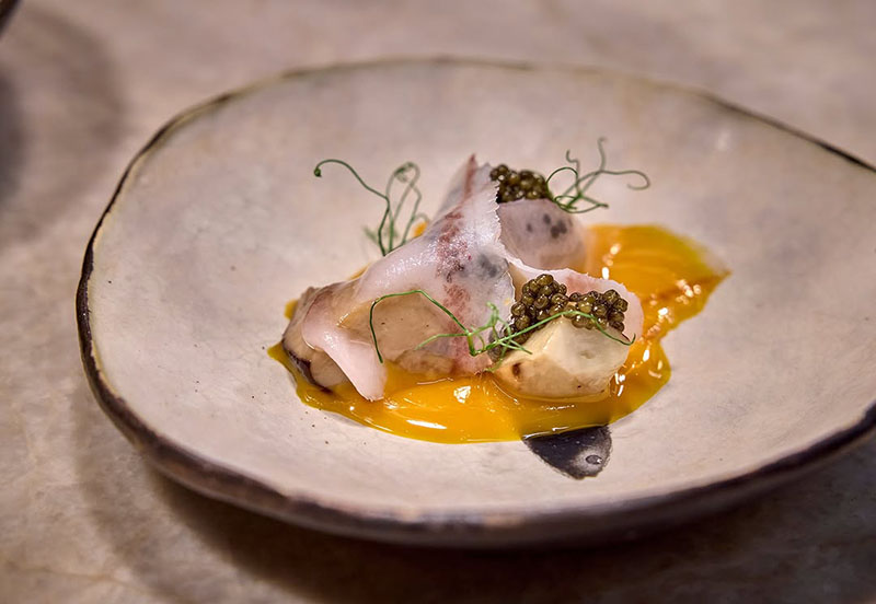 Mejores regalos San Valentín 2025: impresionante plato de pescado y marisco